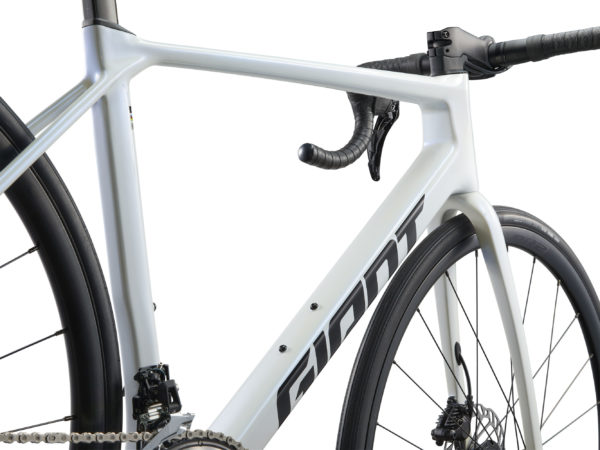 Giant TCR Advanced 2 KOM Illusion White 2025 - Slika 4